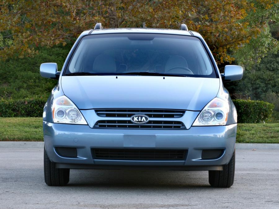  Kia Sedona SWB 2007 года  (фото 10 из 11)